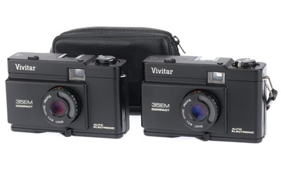 Lot 130 - A Pair of Vivitar 35EM Compact Cameras