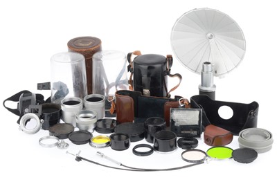 Lot 14 - A Selection of Leica Accessories