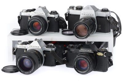 Lot 149 - A Group of Asahi Pentax 35mm SLR Cameras