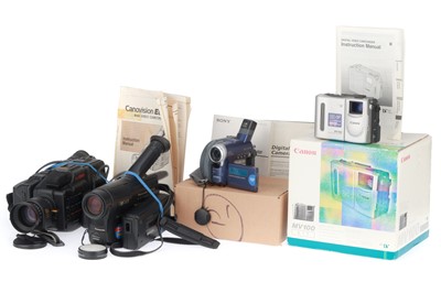 Lot 546 - A Group of Video Cameras