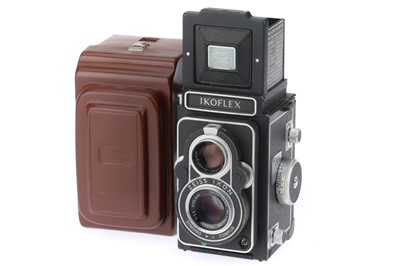 Lot 317 - A Zeiss Ikon Ikoflex 1a Medium Format TLR Camera