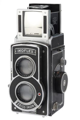 Lot 320 - A Zeiss Ikon Ikoflex III (853/16) Medium Format TLR Camera