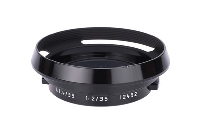 Lot 73 - A Leitz 12452 High-Gloss Black Paint Lens Hood