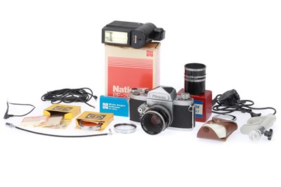 Lot 166 - A Miranda DR 35mm SLR Camera