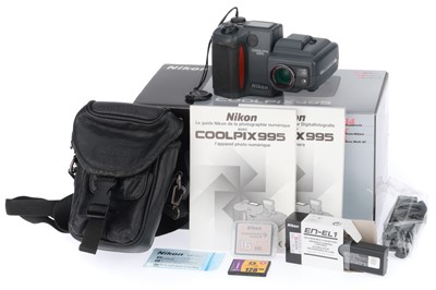 Lot 146 - A Nikon Coolpix 995 Compact Digital Camera