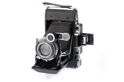 Lot 266 - A Zeiss Ikon Super Ikonta 531/2 Folding Bed Rangefinder Camera