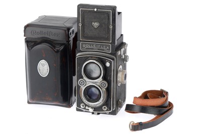 Lot 267 - A Rollei Rolleiflex Automat TLR Camera