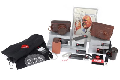 Lot 49 - A Group of Leica Accessories