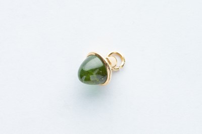 Lot 23 - A 18ct Yellow Gold Tourmaline Pendant
