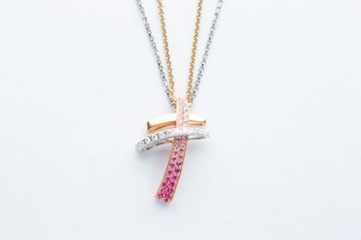 Lot 24 - A 18ct Yellow & White Gold Pendant & Chain