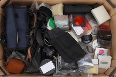 Lot 546 - A Selection of Mixed Photographica