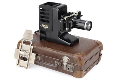 Lot 66 - ꩜ A Leitz Parvo Projector in Brown SFUUE Transport Case