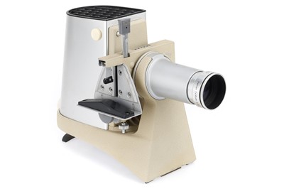 Lot 71 - ꩜ A Leitz Prado-SM 35mm Slide Film Projector