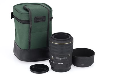 Lot 557 - A Sigma f/2.8 105mm Macro Lens