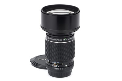Lot 362 - An SMC Pentax f/4 300mm Green Star Lens