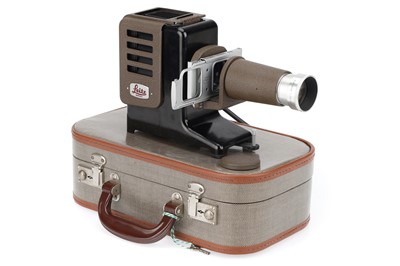 Lot 48 - ꩜ A Leitz Prado 150 Slide Projector
