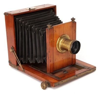 Lot 302 - A John Piggott Half Plate Mahogany Field Camera