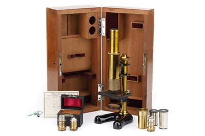 Lot 465 - ꩜ An E. Leitz Wetzlar Stand V Small Microscope Outfit