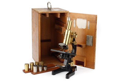 Lot 466 - ꩜ An Ernst Leitz Wetzlar Mincroscope