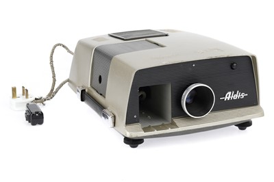 Lot 441 - ꩜ An Aldis XT 330 35mm Slide Projector
