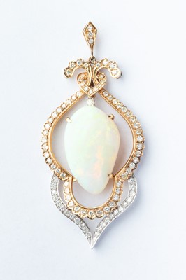 Lot 30 - A 18ct Yellow & White Gold Opal & Diamond Pendant