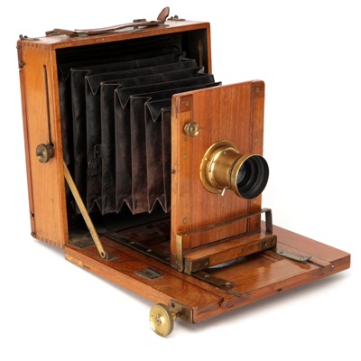 Lot 305 - A Levi, Jones & Co. Ltd Tivoli Half Plate Teak Field Camera