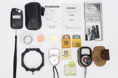 Lot 225 - A Selection of Mixed Photographica