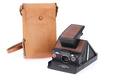 Lot 356 - A Polaroid SX-70 Instant Film Camera