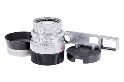Lot 97 - A Leitz Summicron f/2 50mm 'Dual Range' Lens