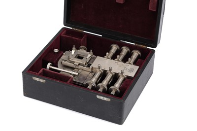 Lot 960 - A Leitz Intergating Microscope Stage