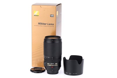 Lot 433 - A Nikon Zoom-Nikkor AF-S VR 70-300mm Lens