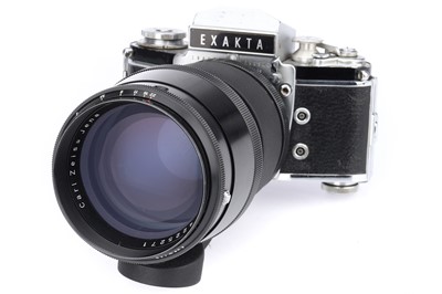 Lot 73 - An Exakta Varex IIa 35mm SLR Camera