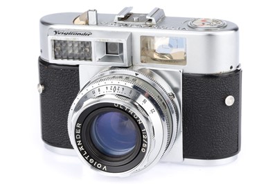 Lot 77 - A Voigtlander Vitomatic IIa 35mm Camera