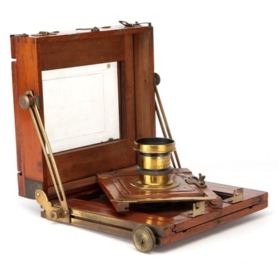 Lot 311 - A Bessus & Co. Half Plate Mahogany Field Camera