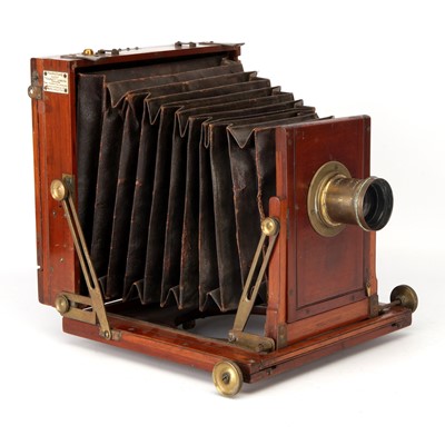 Lot 312 - A Thornton-Pickard Patent Tourist Half Plate Mahogany Field Camera