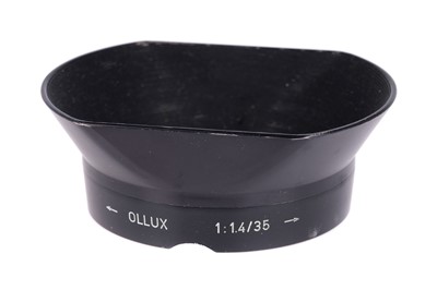 Lot 131 - A Leitz OLLUX Lens Hood