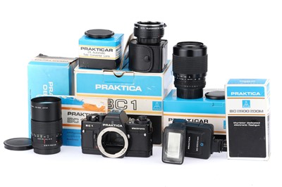 Lot 81 - A Praktica BC1 35mm SLR Camera Outfit
