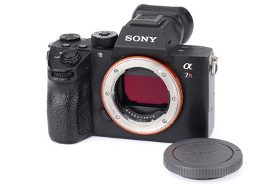 Lot 124 - A Sony A7R III Digital Mirrorless Camera