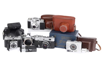 Lot 178 - A Mixed Group of Cameras