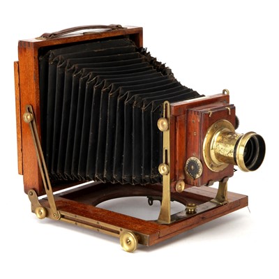Lot 314 - A J. Brooks & Sons Half Plate Mahogany Field Camera