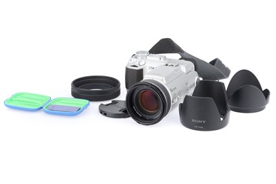 Lot 117 - A Sony DSC[f717 Digital Still and Movie Camera