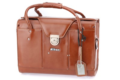 Lot 370 - A Nikon FB-11 Camera Outfit Case