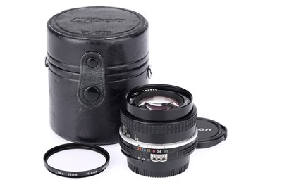 Lot 221 - A Nikon Nikkor f/3.5 20mm Lens