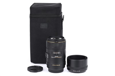 Lot 242 - A Sigma DG f/2.8 105mm Macro HSM Lens
