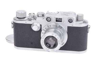 Lot 17 - A Leica IIIc Rangefinder Camera