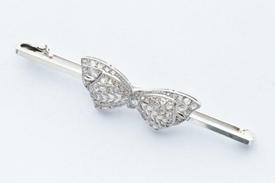 Lot 62 - A 18ct White Gold Diamond Set Bow Bar Brooch