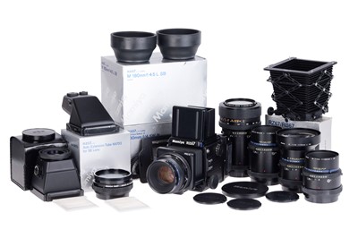 Lot 349 - A Mamiya RZ67 Pro II Medium Format Camera Outfit