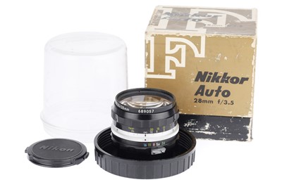 Lot 208 - A Nikon Nikkor-H f/3.5 28mm Lens