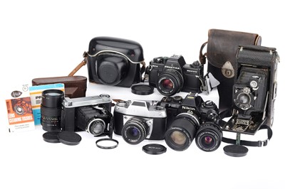 Lot 180 - A Group of Cameras and Lenses