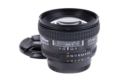 Lot 218 - A Nikon Nikkor AF D f/2.8 20mm Lens